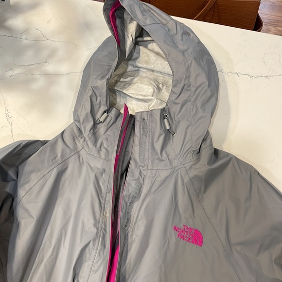 North face rain jacket - Picture 4 of 4